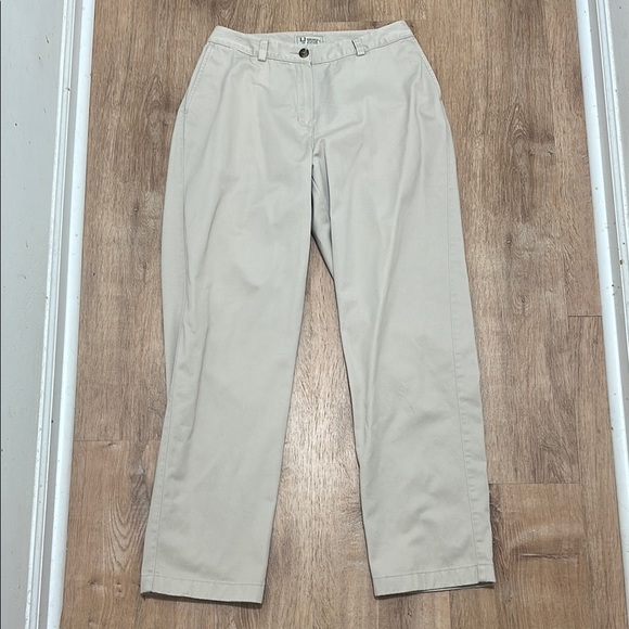 L.L. BEAN | Women's Curvy Fit Chino Khaki Pants - Picture 1 of 3